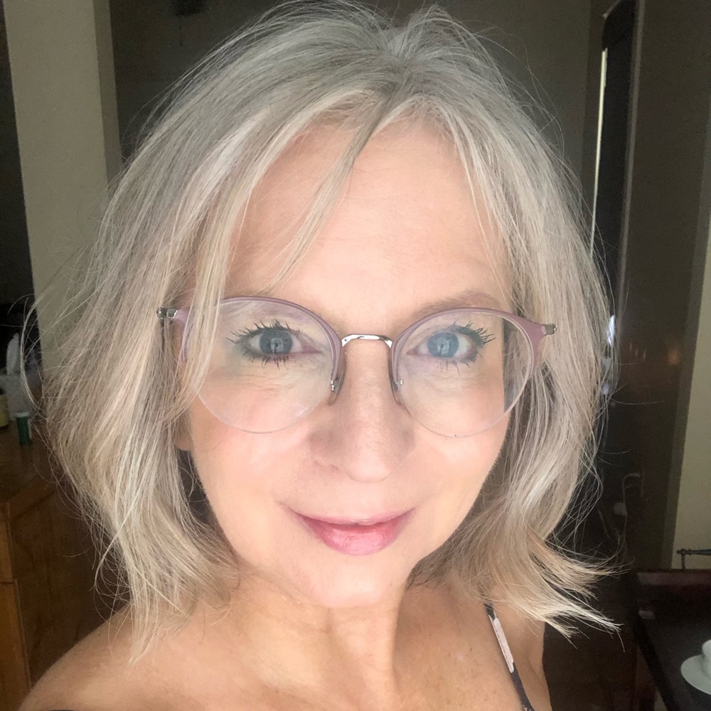 Meet your Posher, Deb